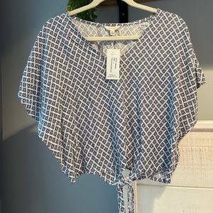 Cropped printed shirt